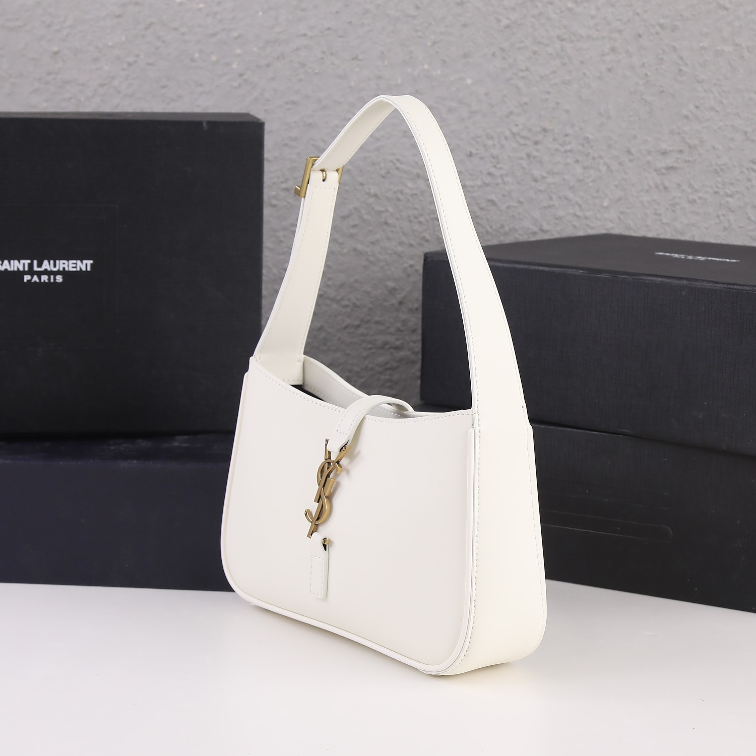 Wholesale Luxury Ysl Le 5 A 7 Hobo Bag In Smooth Leather- 3 Colors - Image 12