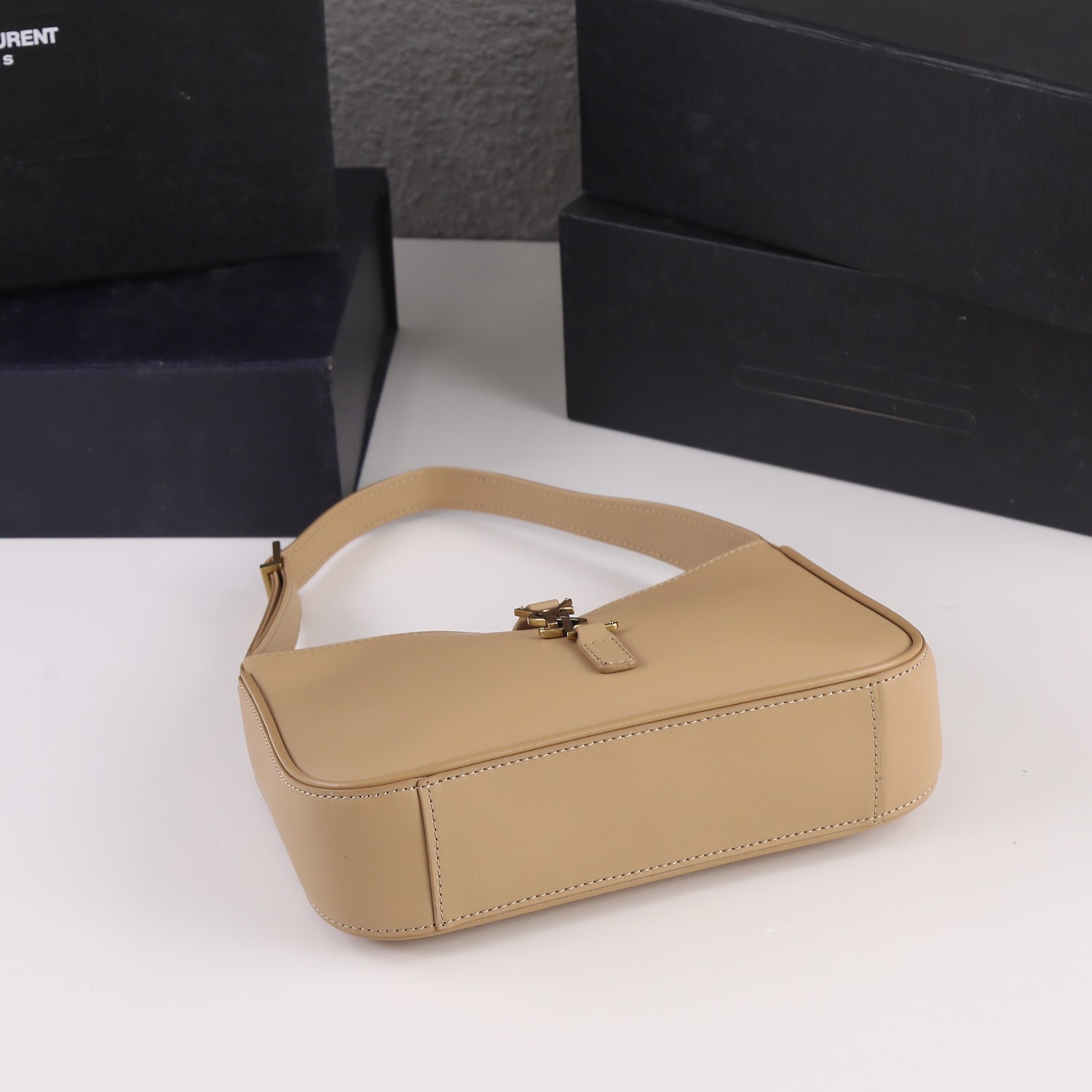 Wholesale Luxury Ysl Le 5 A 7 Hobo Bag In Smooth Leather- 3 Colors - Image 4