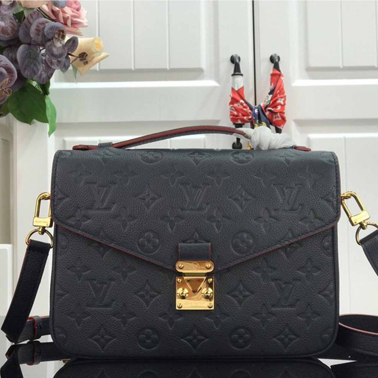 Wholesale Luxury Louis Vuitton Pochette Metis M44881 M44071 Beige/ Navy - Image 10