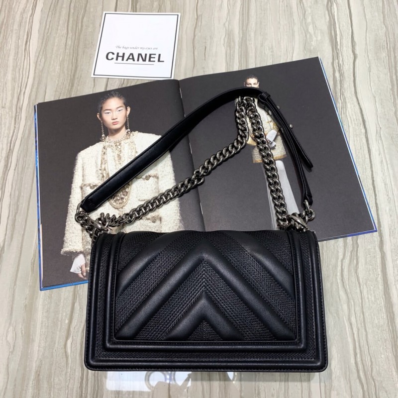 Wholesale Luxury Chanel Calfskin Boy Chanel Handbag A67086 - Image 2