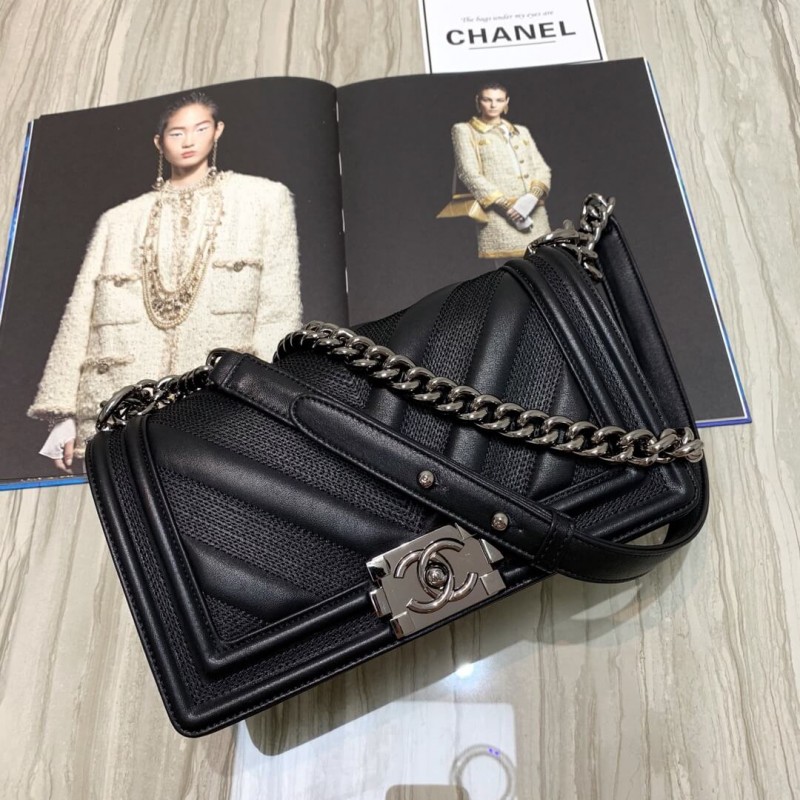 Wholesale Luxury Chanel Calfskin Boy Chanel Handbag A67086 - Image 5