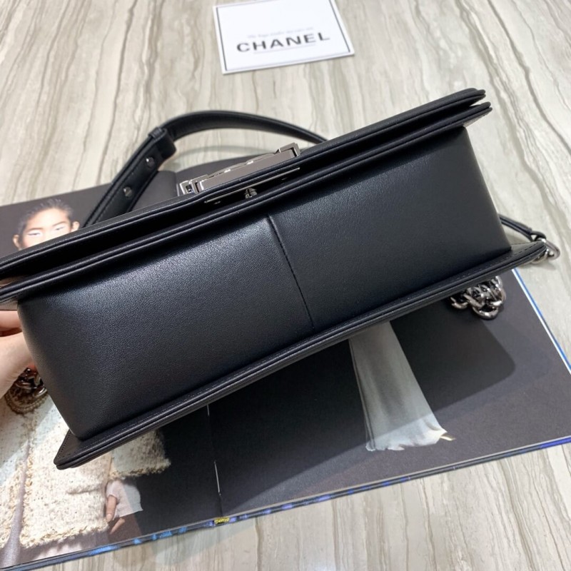 Wholesale Luxury Chanel Calfskin Boy Chanel Handbag A67086 - Image 7