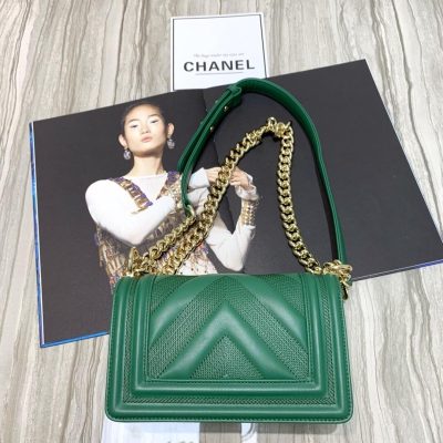 Wholesale Luxury Chanel Calfskin Small Boy Chanel Handbag A67085