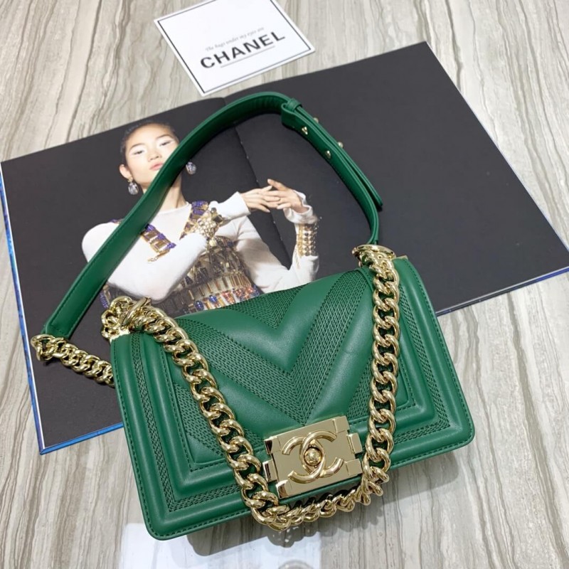 Wholesale Luxury Chanel Calfskin Small Boy Chanel Handbag A67085 - Image 5