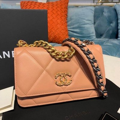 Wholesale Luxury Chanel Goatskin Quilted 19 Woc Flap Bag On Chain 422740