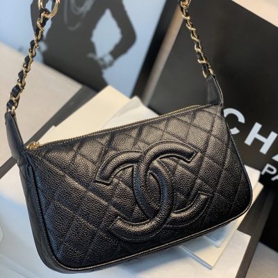 Alternative view of Wholesale Luxury Chanel Grained Leather Hobo Bag B01960
