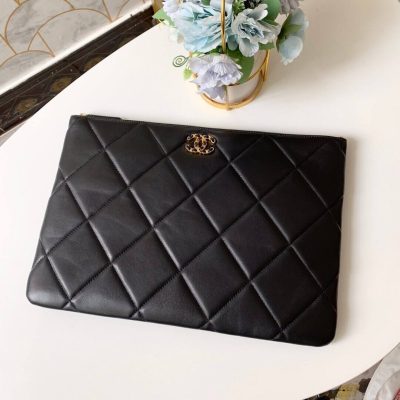 Wholesale Luxury Chanel Larger Zip Pouch 31531-1