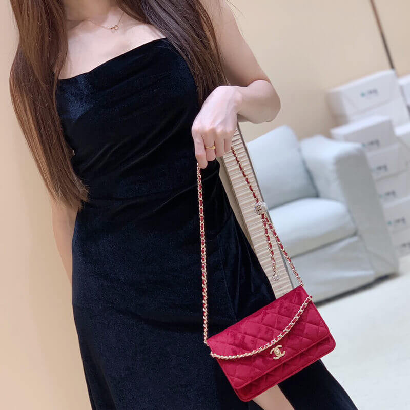 Wholesale Luxury Chanel Woc With Cc Details On Strap Ap1450 In Velvet - Image 6