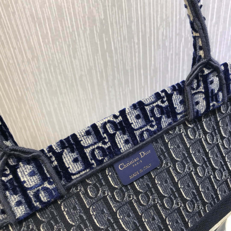 Wholesale Luxury Dior Oblique Embroidered Velvet Book Tote M1286Z - Image 12