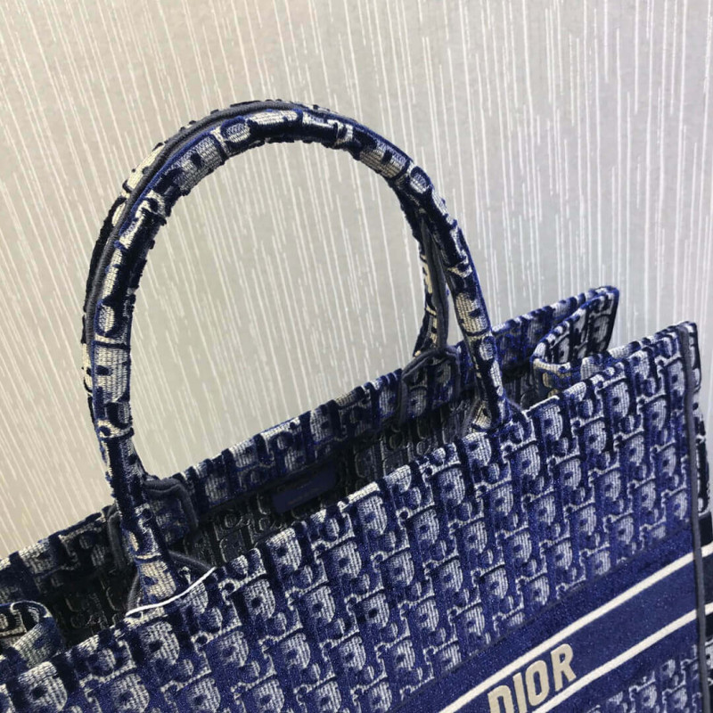 Wholesale Luxury Dior Oblique Embroidered Velvet Book Tote M1286Z - Image 9