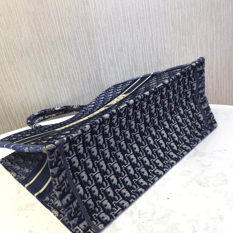 Wholesale Luxury Dior Oblique Embroidered Velvet Book Tote M1286Z - Image 10