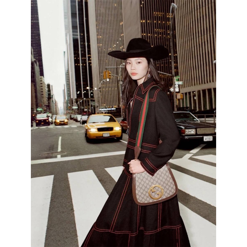Wholesale Luxury Gucci Blondie Medium Shoulder Bag With Round Interlocking G 699210 - Image 4