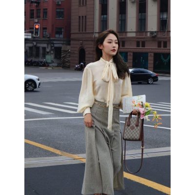 Alternative view of Wholesale Luxury Gucci Mini Tote Bag With Interlocking G In Gg Supreme 671623