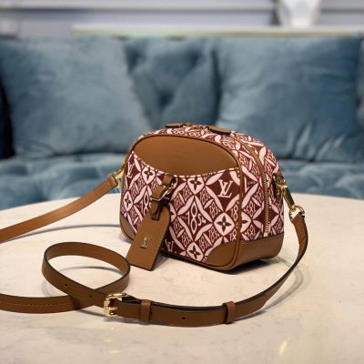 Alternative view of Wholesale Luxury Louis Vuitton Denim Camera Bag M45528