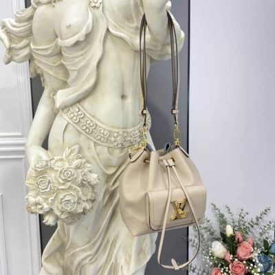Alternative view of Wholesale Luxury Louis Vuitton Lockme Bucket M57687 M57688 M57689