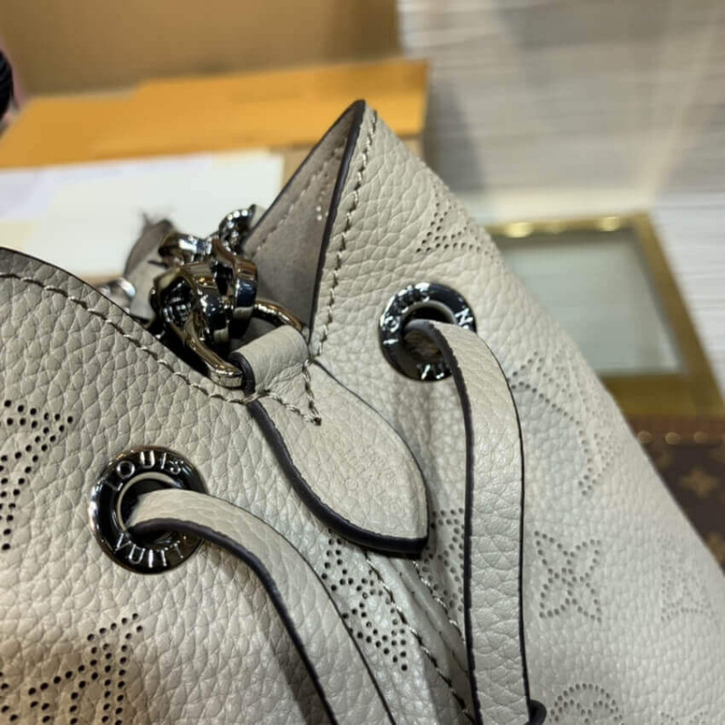 Wholesale Luxury Louis Vuitton Mahina Leather Bella M57201 - Image 8
