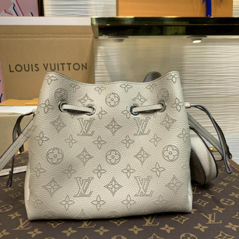 Wholesale Luxury Louis Vuitton Mahina Leather Bella M57201 - Image 9