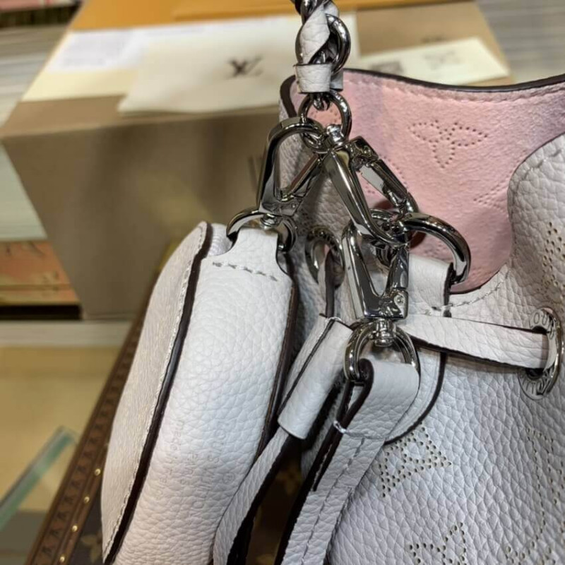 Wholesale Luxury Louis Vuitton Mahina Leather Bella M58480 - Image 3