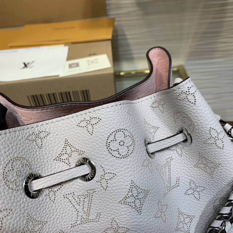 Wholesale Luxury Louis Vuitton Mahina Leather Bella M58480 - Image 4
