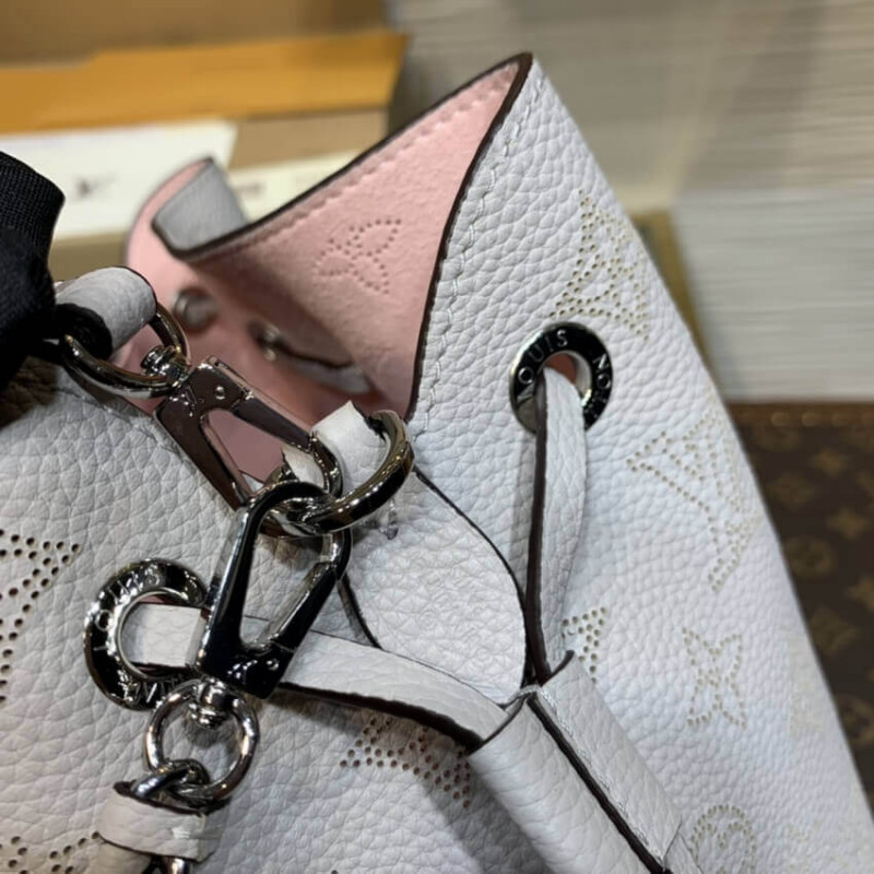 Wholesale Luxury Louis Vuitton Mahina Leather Bella M58480 - Image 6