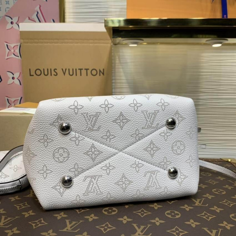 Wholesale Luxury Louis Vuitton Mahina Leather Bella M58480 - Image 7