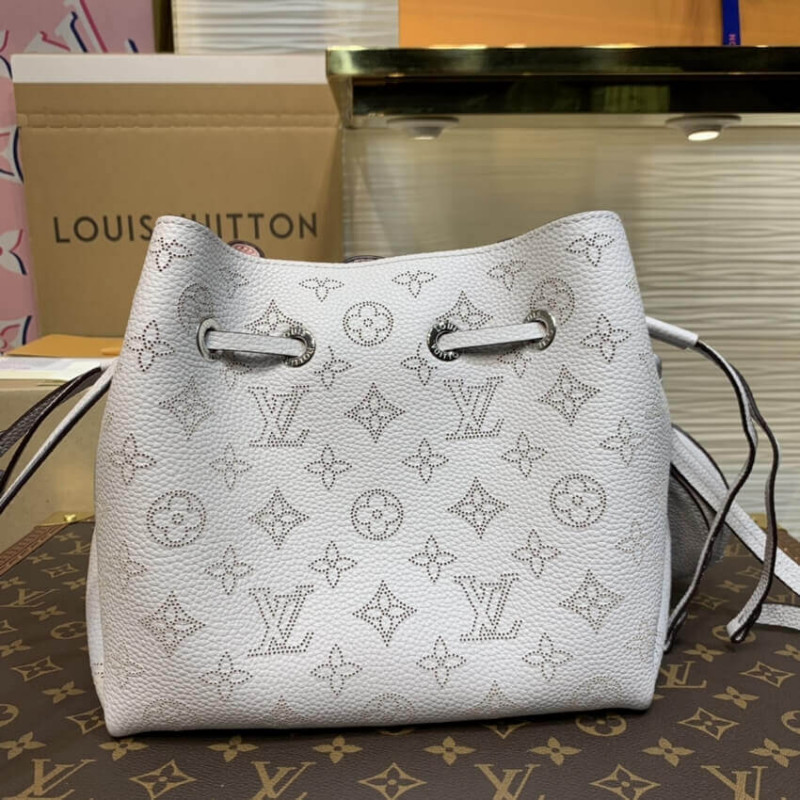 Wholesale Luxury Louis Vuitton Mahina Leather Bella M58480 - Image 9