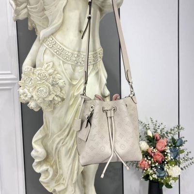 Alternative view of Wholesale Luxury Louis Vuitton Mahina Leather Muria M57526
