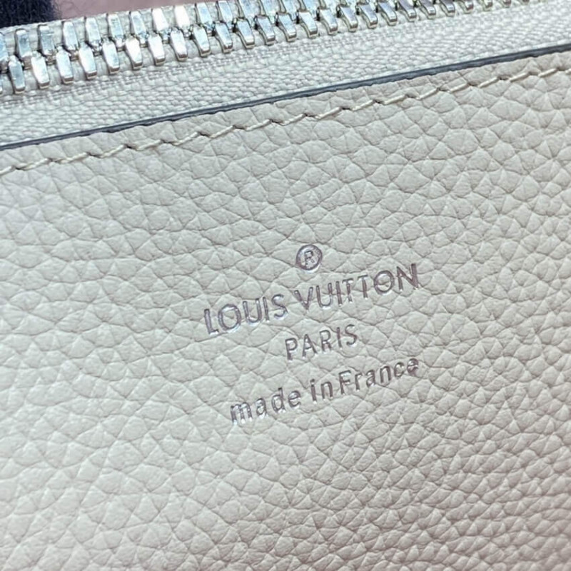 Wholesale Luxury Louis Vuitton Mahina Leather Muria M57526 - Image 13