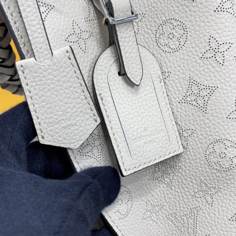 Wholesale Luxury Louis Vuitton Mahina Leather Muria M57526 - Image 9