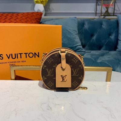 Alternative view of Wholesale Luxury Louis Vuitton Monogram Boite Chapeau Necklace M68570 M68577