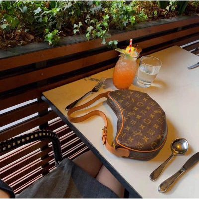 Alternative view of Wholesale Luxury Louis Vuitton Monogram Canvas Croissant Pm M51511