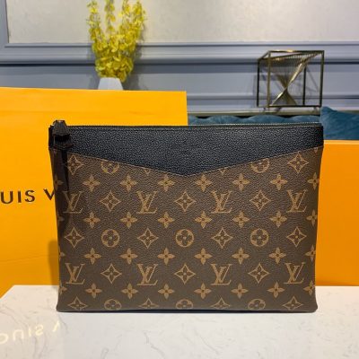 Alternative view of Wholesale Luxury Louis Vuitton Monogram Canvas Daily Pouch M62942