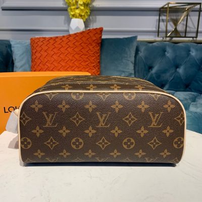 Alternative view of Wholesale Luxury Louis Vuitton Monogram Canvas King Size Toiletry Bag M47528