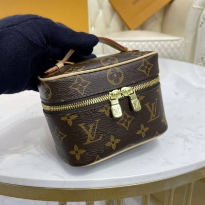 Alternative view of Wholesale Luxury Louis Vuitton Monogram Canvas Nice Mano Toiletry Pouch M44936