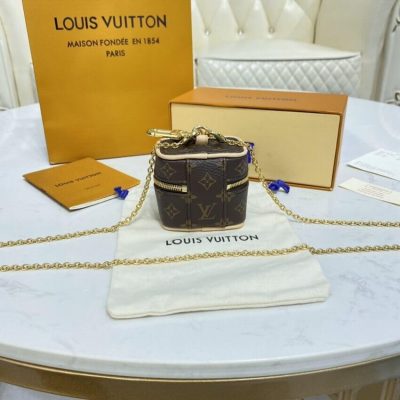 Alternative view of Wholesale Luxury Louis Vuitton Monogram Mini Toiletry Pouch M00353