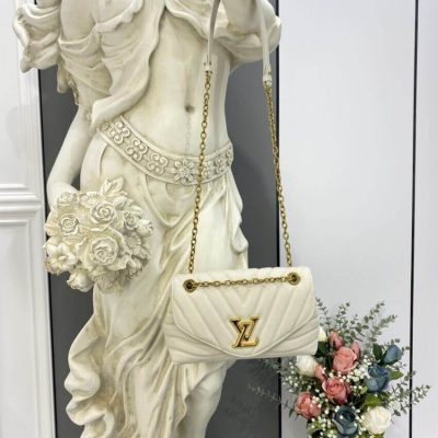 Alternative view of Wholesale Luxury Louis Vuitton New Wave Chain Bag M58549 Ivory