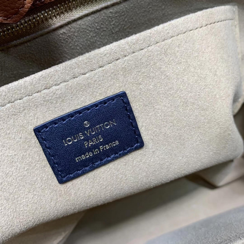 Wholesale Luxury Louis Vuitton On My Side M53823 - Image 11