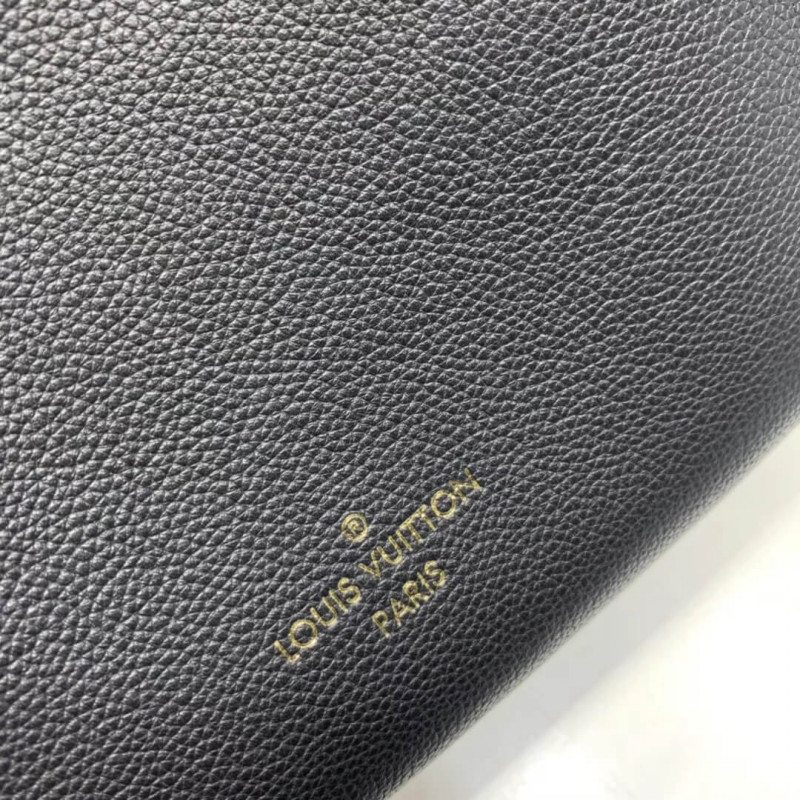 Wholesale Luxury Louis Vuitton On My Side M53823 - Image 6
