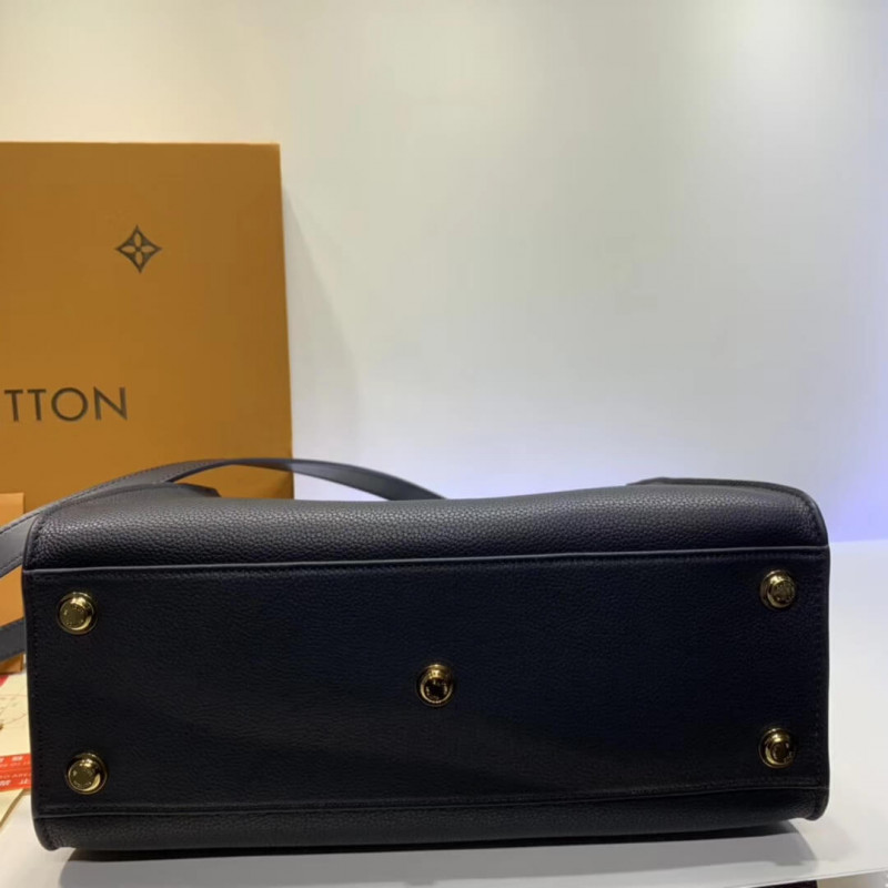 Wholesale Luxury Louis Vuitton On My Side M53823 - Image 9