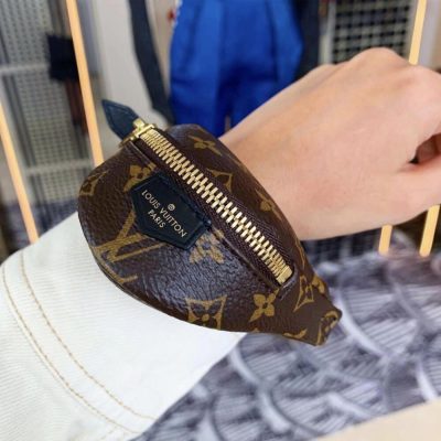 Alternative view of Wholesale Luxury Louis Vuitton Party Bumbag Bracelet M43648