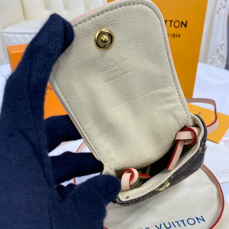 Wholesale Luxury Louis Vuitton Pochette Cancun Pouch M60018 - Image 15