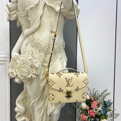 Alternative view of Wholesale Luxury Louis Vuitton Pochette Metis M45596