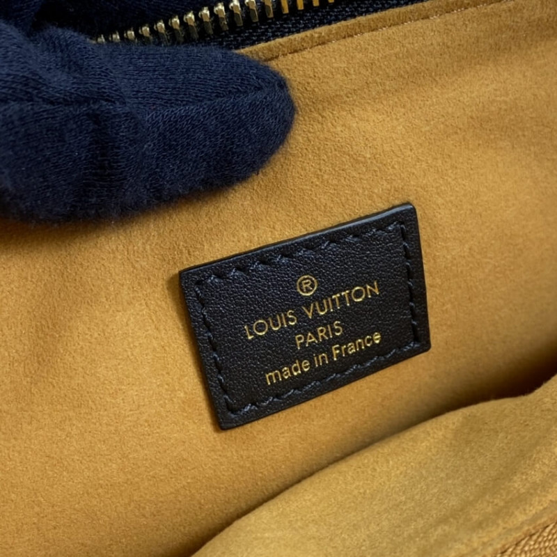 Wholesale Luxury Louis Vuitton Sac Coussin Mm M57782 M57783 - Image 14