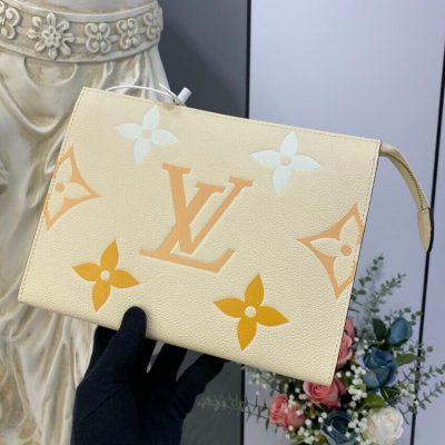 Alternative view of Wholesale Luxury Louis Vuitton Toiletry Pouch 26 M80504
