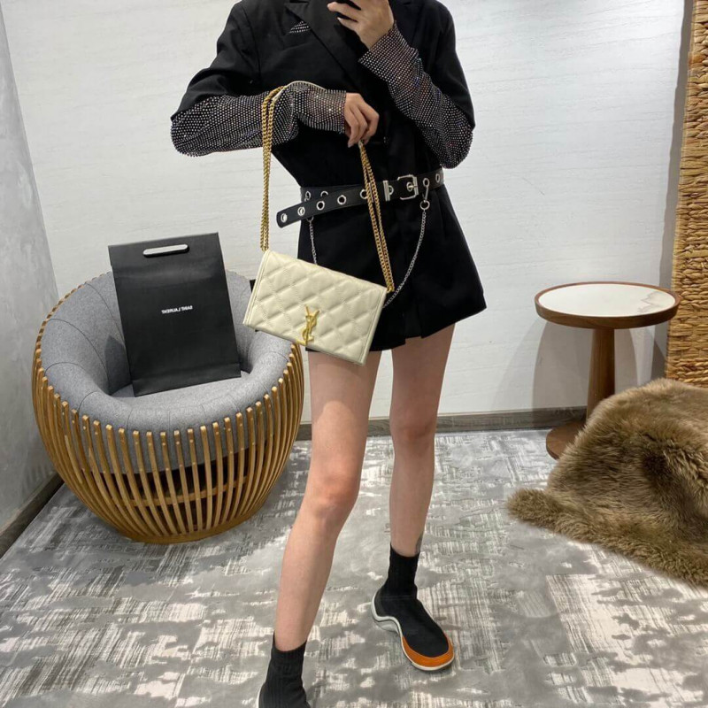 Wholesale Luxury Saint Laurent Becky Chain Wallet In Quilted Lambskin 585031 - Image 3