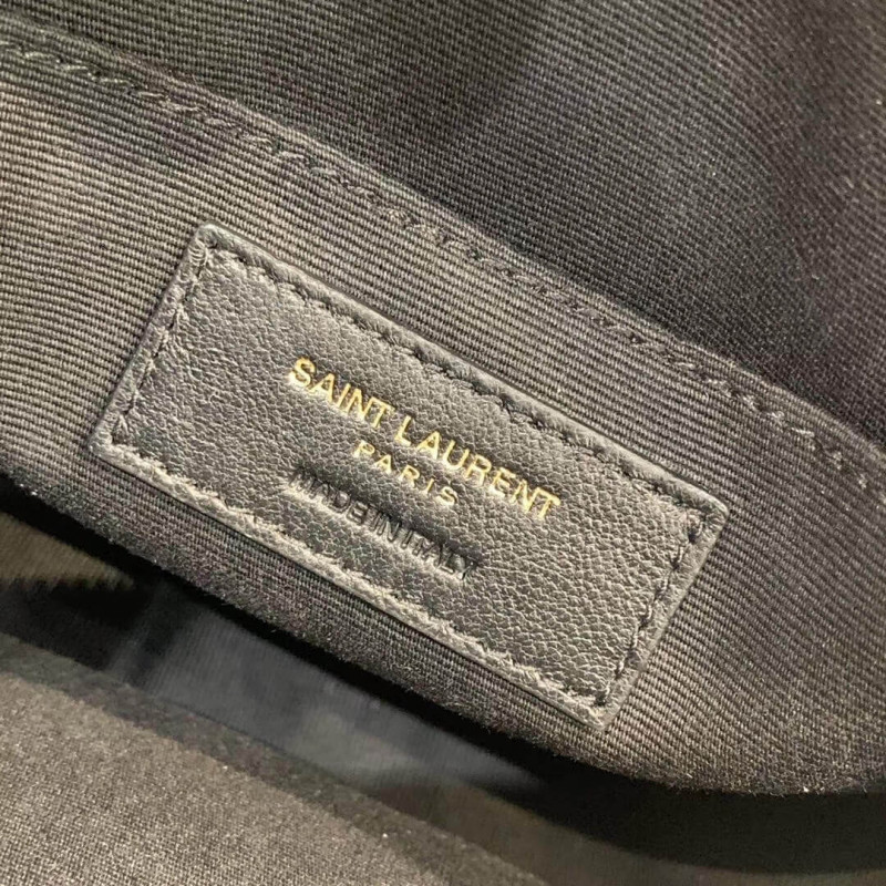 Wholesale Luxury Saint Laurent Vinyle Round Camera Bag In Chevron-Quilted Grain Leather 6104361 - Image 7