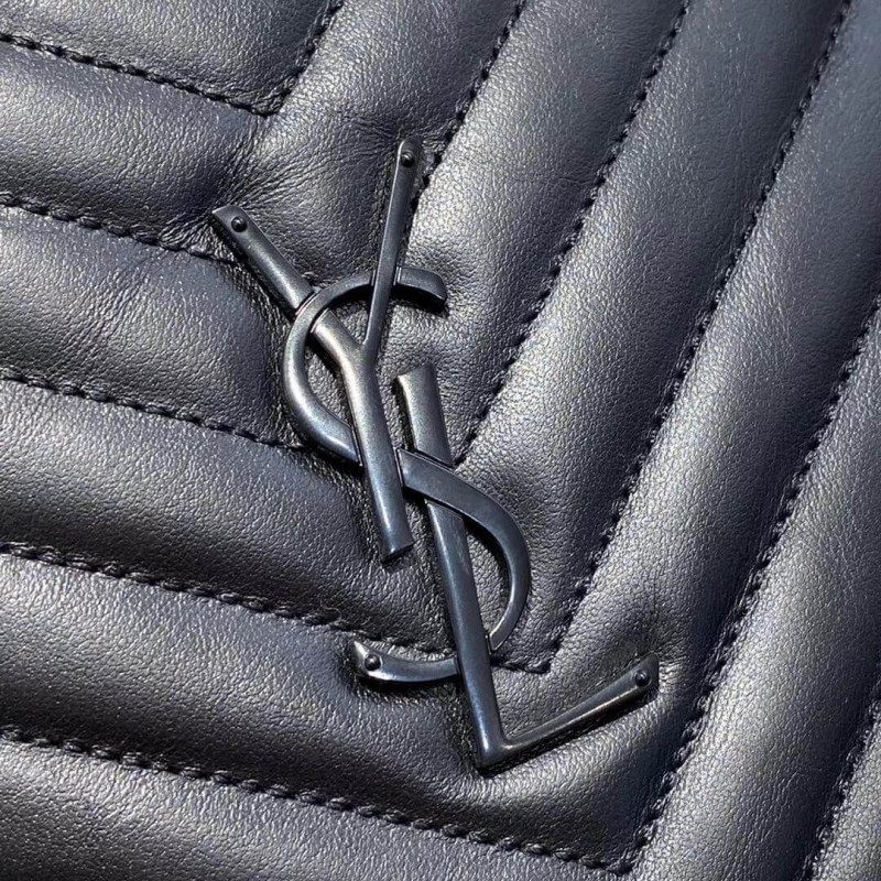 Wholesale Luxury Saint Laurent Vinyle Round Camera Bag In Chevron-Quilted Smooth Leather 6104361 - Image 7