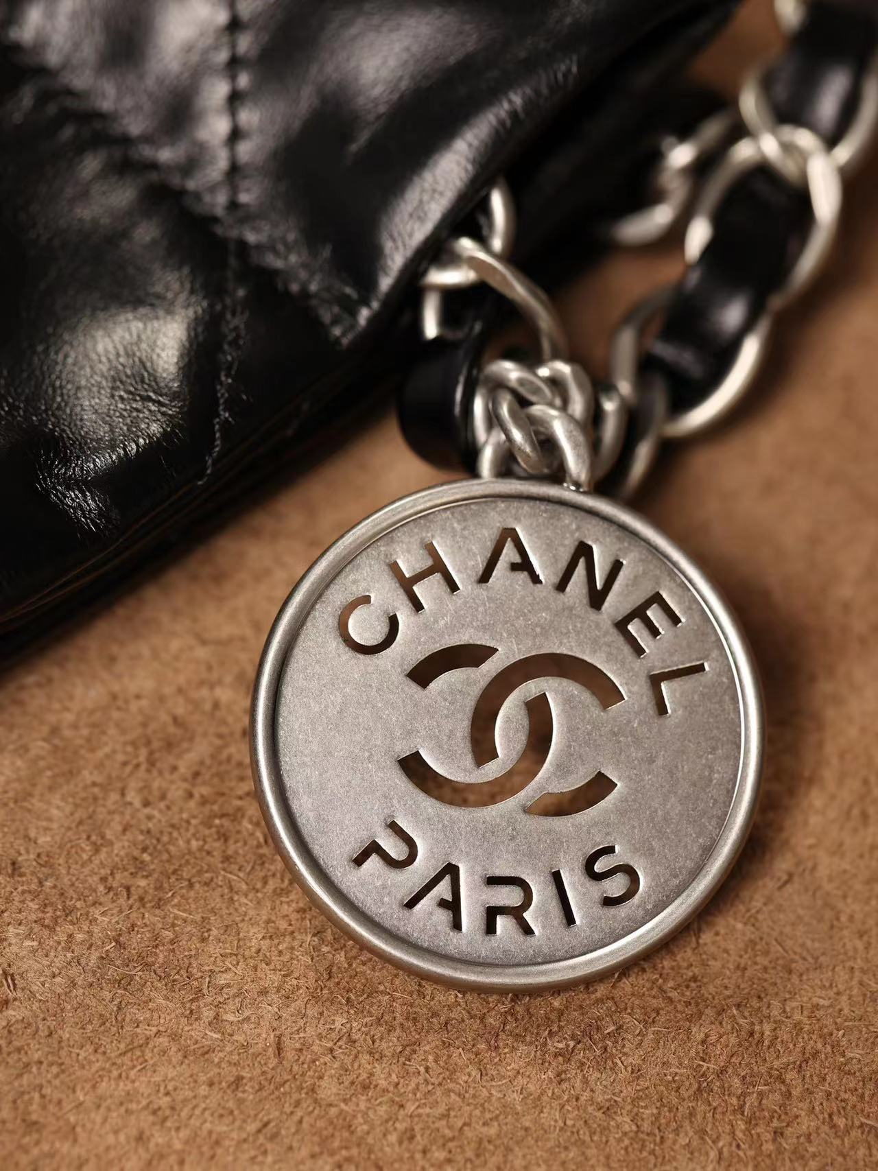 Wholesale Luxury Chanel 22 Handbag Black With Silver Metal Chain - Image 7