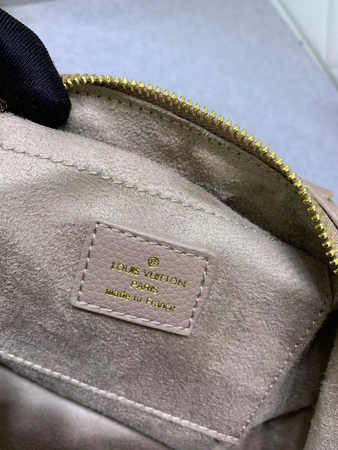 Wholesale Luxury Louis Vuitton Speedy Bandoulière 20 Bicolor Monogram Empreinte Leather M46575 - Image 9