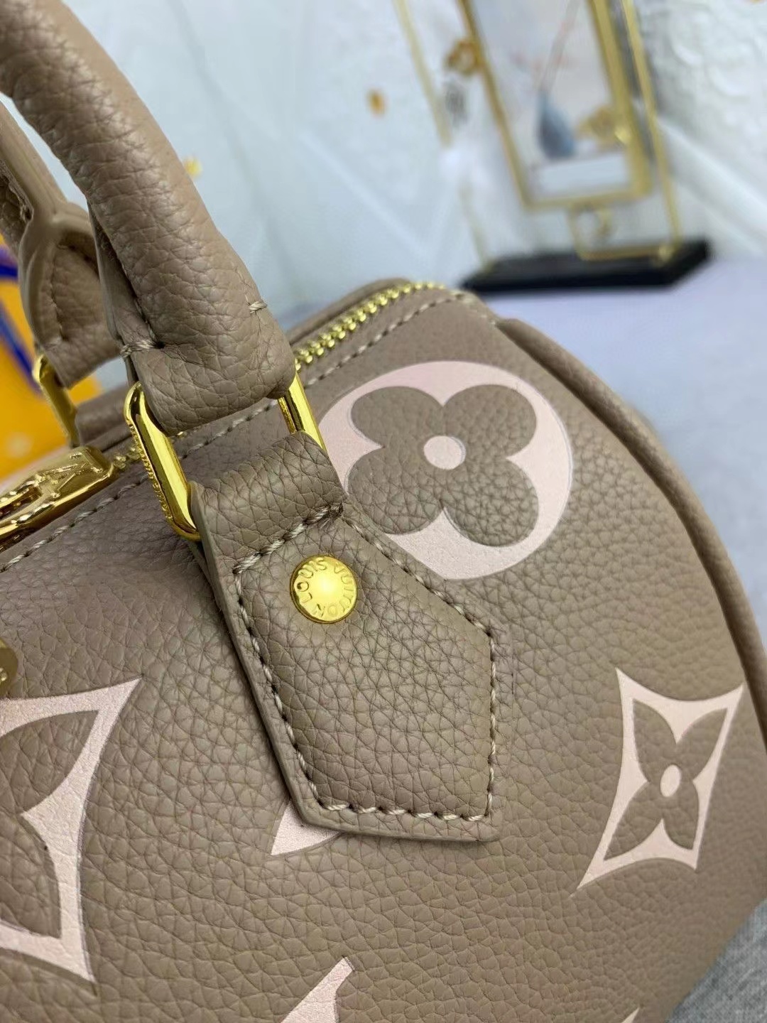 Wholesale Luxury Louis Vuitton Speedy Bandoulière 20 Bicolor Monogram Empreinte Leather M46575 - Image 4
